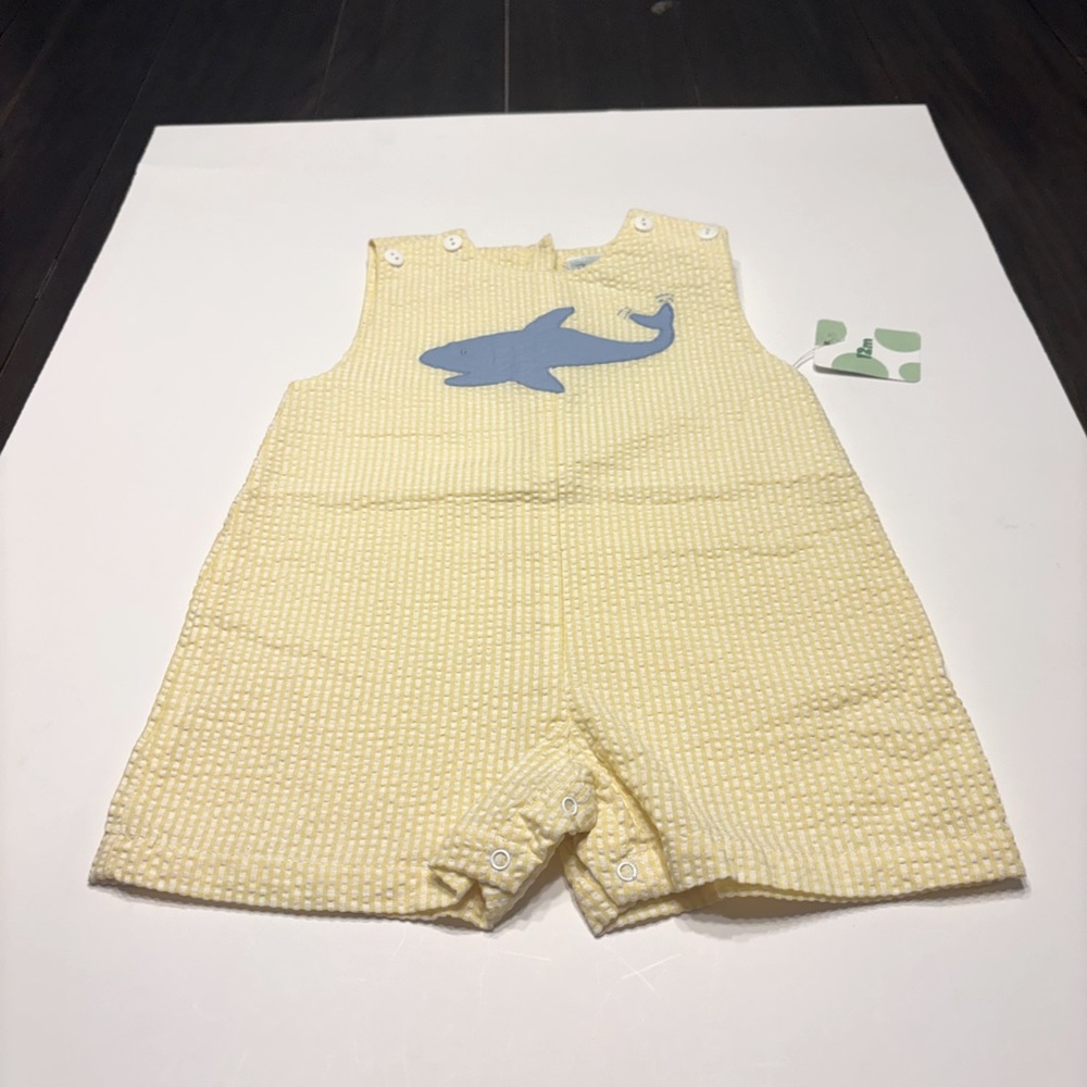 PETIT AMI ZU BOY ROMPER SIZE 12 MONTHS
YELLOW & WHITE SEERSUCKER SHARK